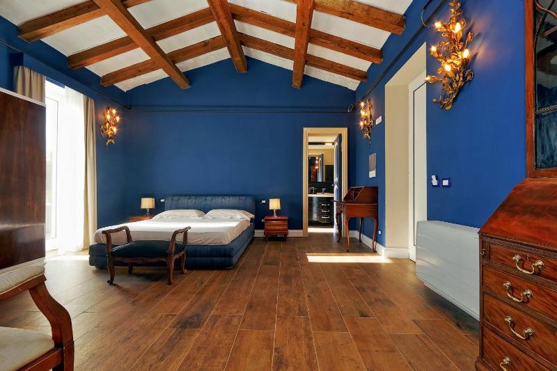 Superior Double Room image 4