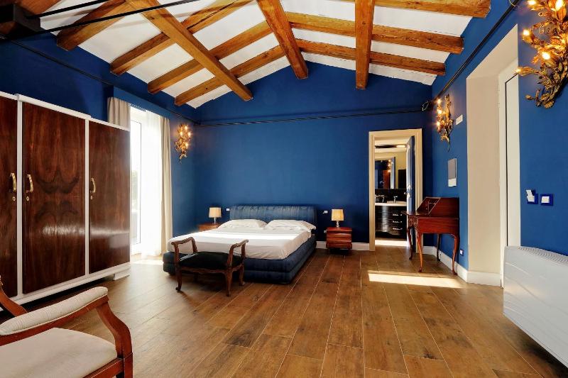 Superior Double Room image 2