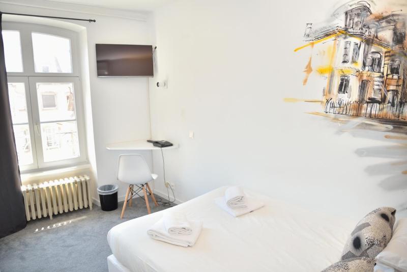 Small Double Room image 1