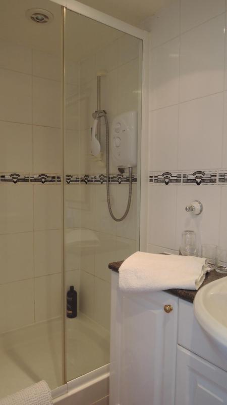 Double Room with Private Bathroom image 4