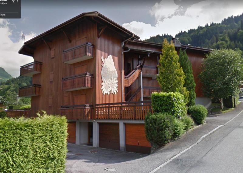 One-Bedroom Apartment image 1