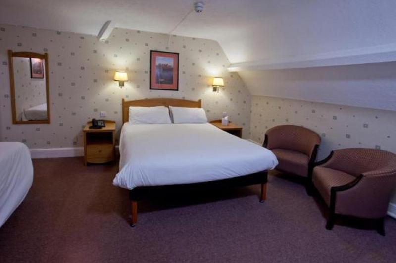 Double Room image 3