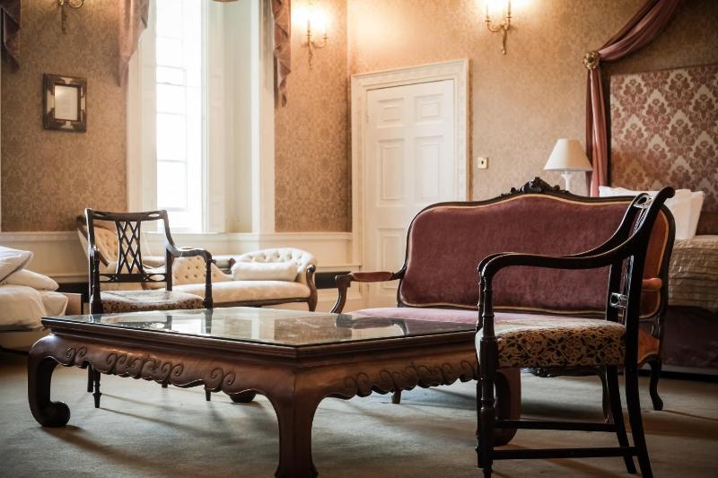 Signature Suite image 4