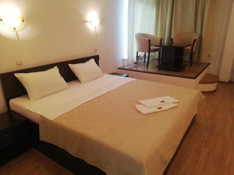 Economy Double Room image 2