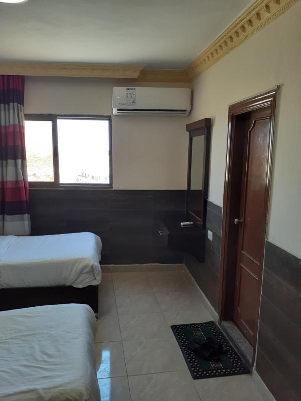 Petra Visitors Hotel - image 4