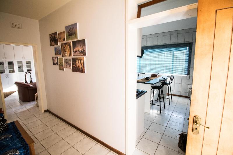 John-Lou's One-bedroom Apartment - image 8