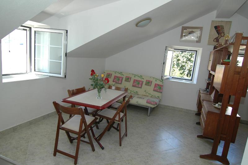 Studio Apartment with Sea View image 4