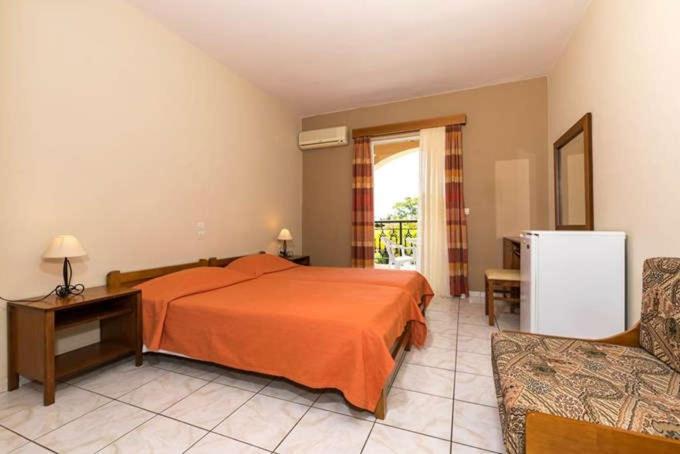 Double or Twin Room image 2