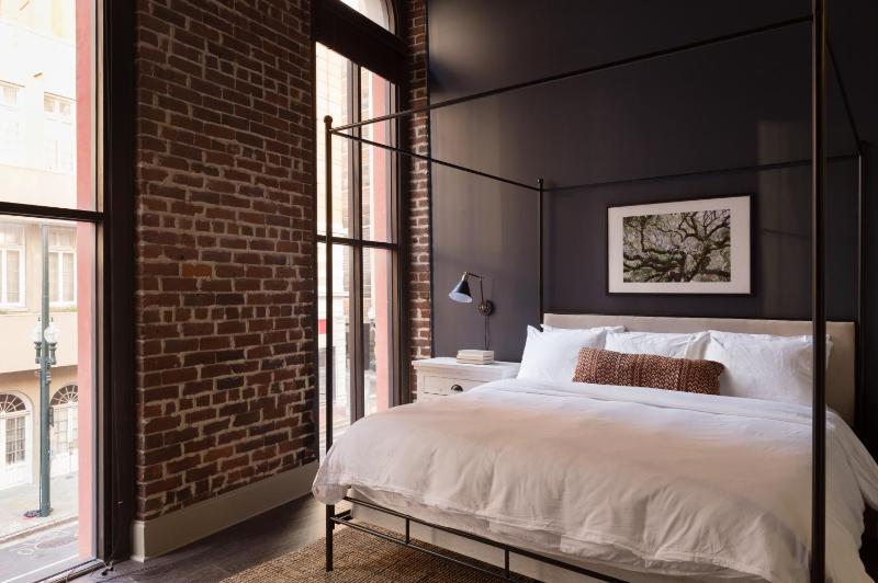 One-Bedroom Suite image 2