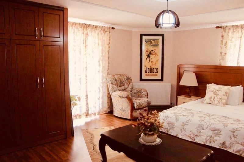 Double or Twin Room with Private Bathroom image 3