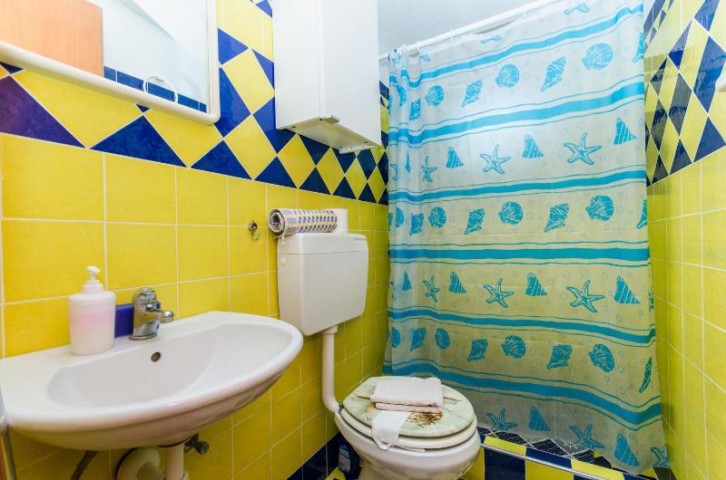 One-Bedroom Apartment image 2