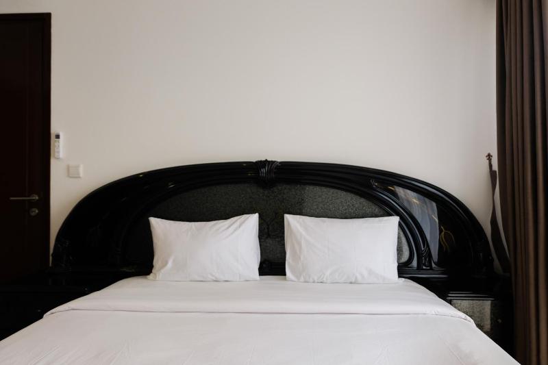 Nice 1BR Apartment at M-Town Signature By Travelio - image 1