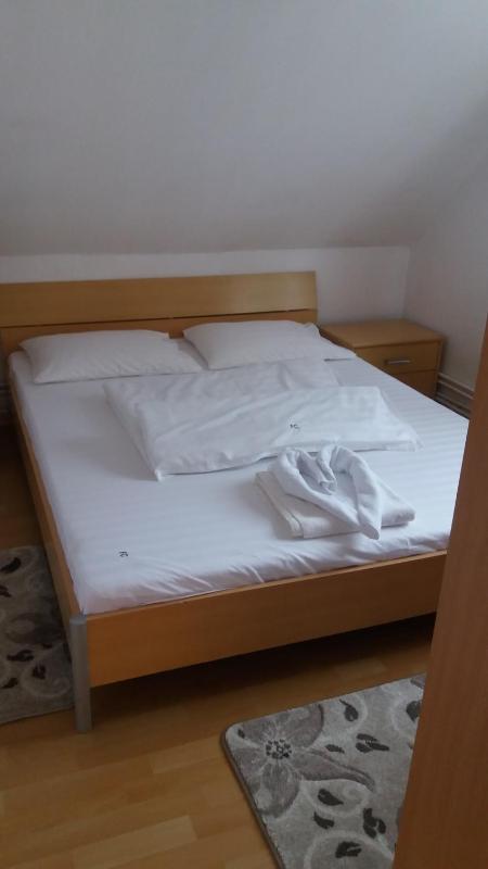 Double Room with Private Bathroom image 1