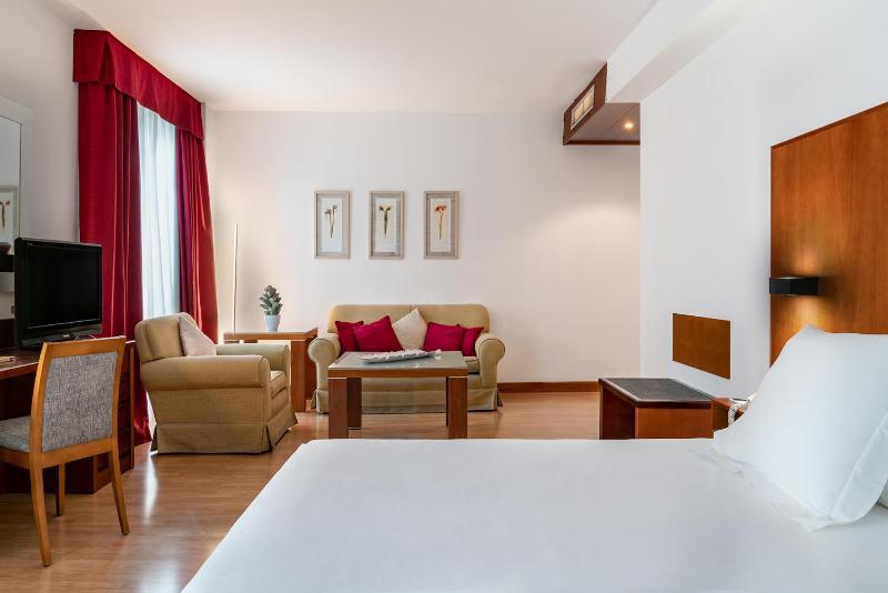 Superior Double Room image 3