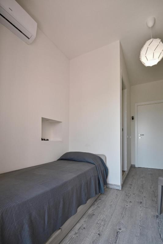 Single Room with Balcony image 3