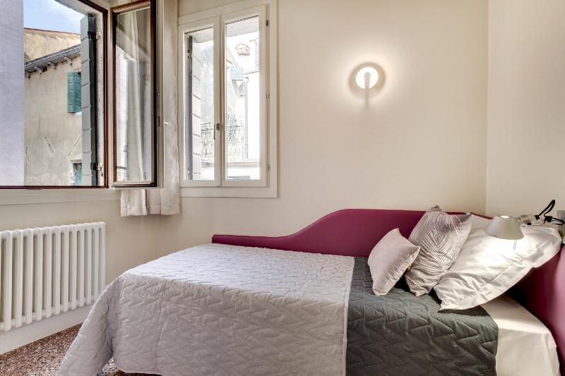 Rugabella Rialto Deluxe by Wonderful Italy - image 10