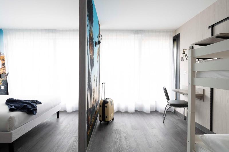 Family Room image 4