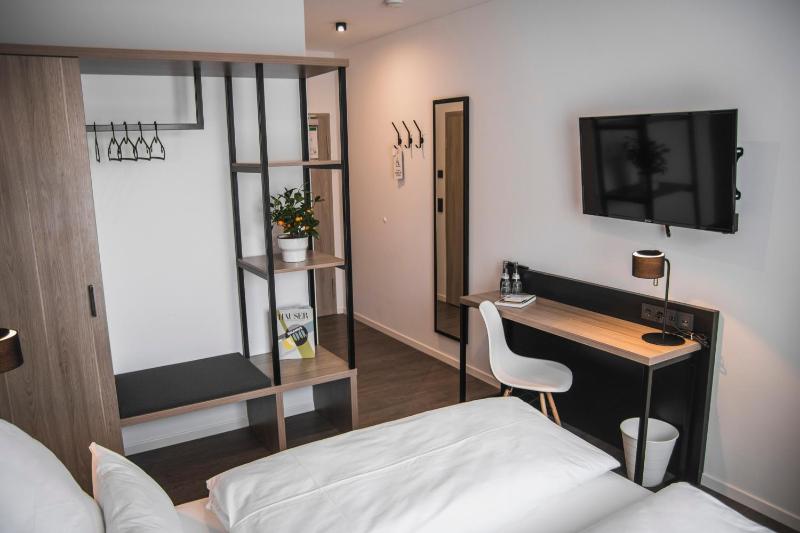 Double Room image 4