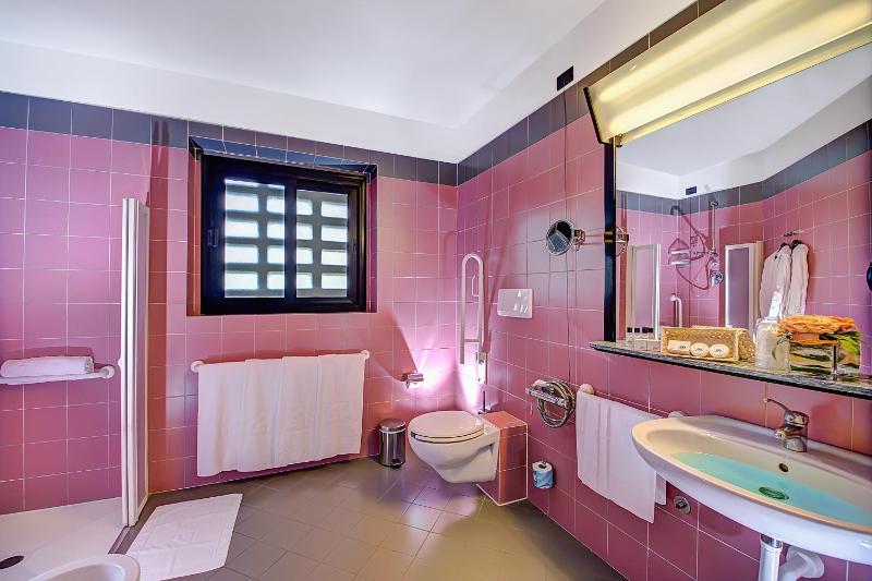 Double Room (1 Adult) image 1