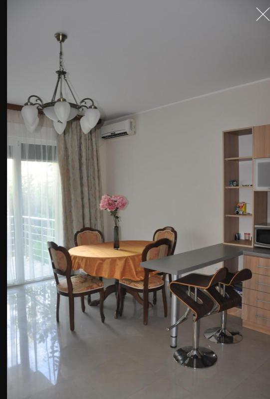 One-Bedroom Apartment image 2