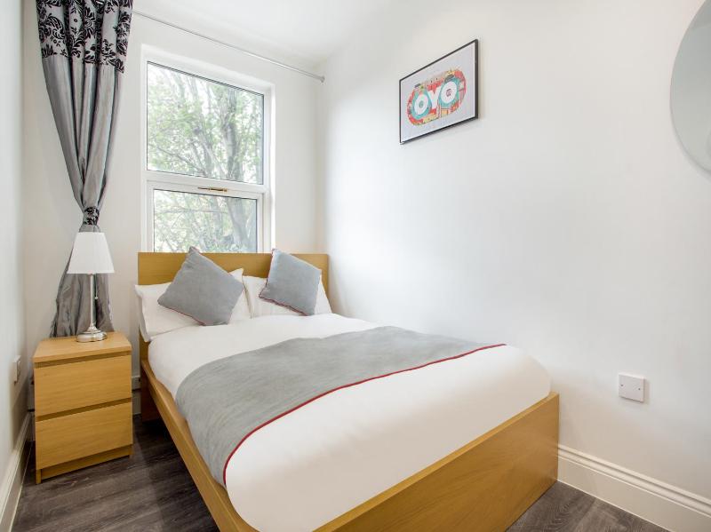 Standard Double Room image 3