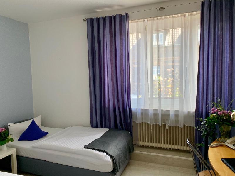 Single Room image 1