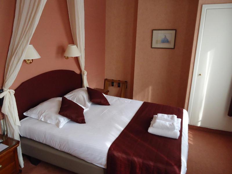 Double Room image 4