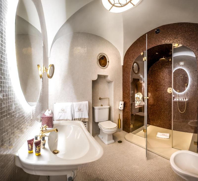 Junior Suite image 2