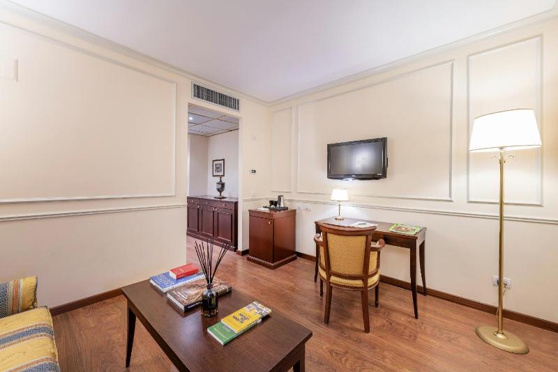 Queen Suite with Sofa Bed image 3