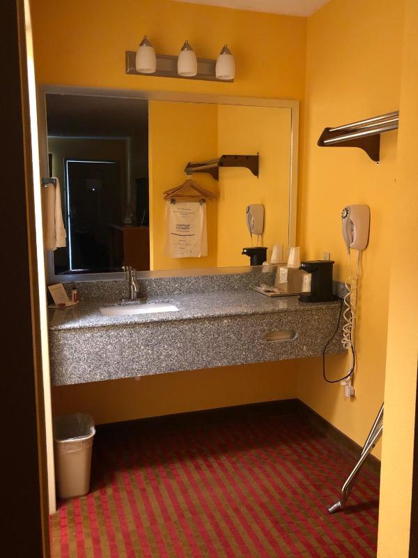 Standard Single Room image 2