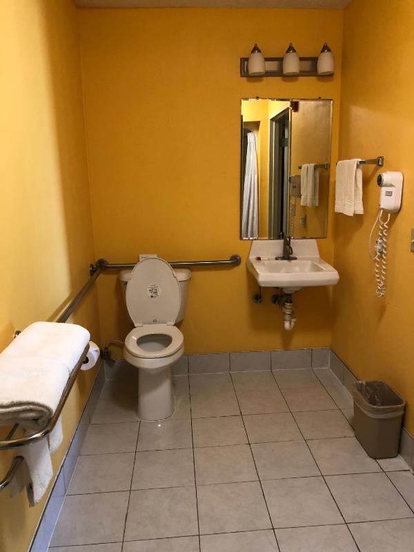 King Room - Mobility Access/Non-Smoking image 2