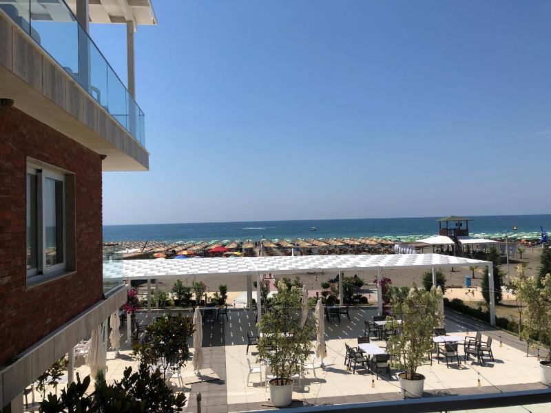 Quadruple Room with Sea View image 4