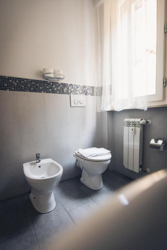 Standard Double Room with Shared Bathroom image 4