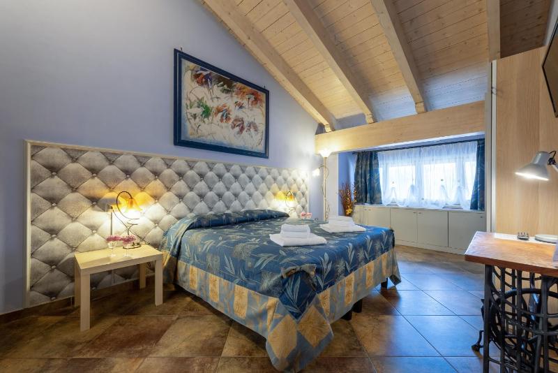 Double or Twin Room with Bathroom image 1