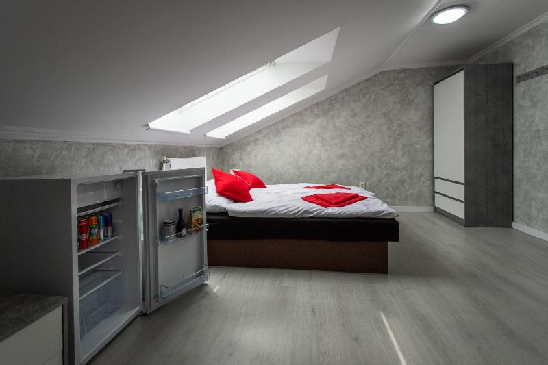 Triple Room with Shower image 4