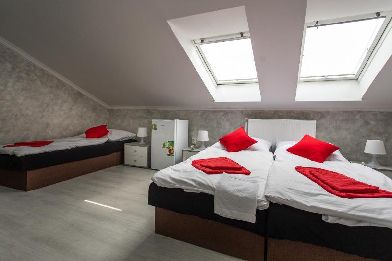 Triple Room with Shower image 3