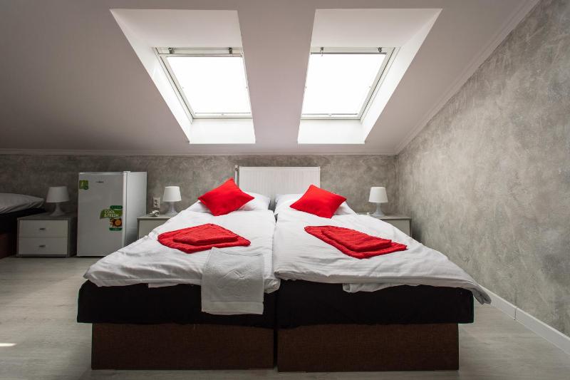 Triple Room with Shower image 2