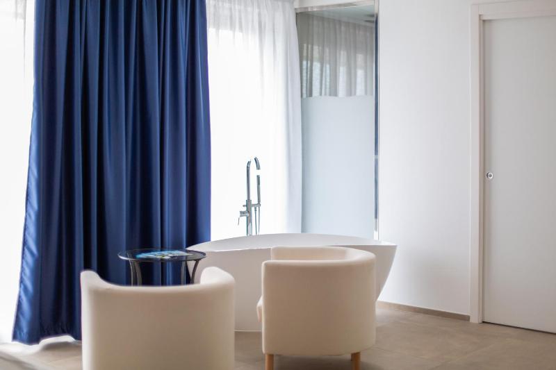 Junior Suite with Terrace image 4