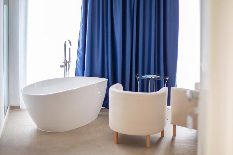 Junior Suite with Terrace image 3