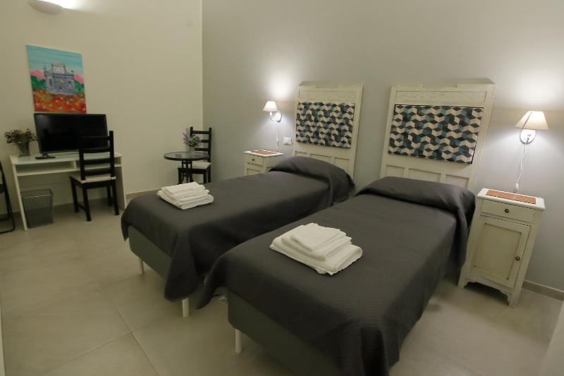Double or Twin Room image 3