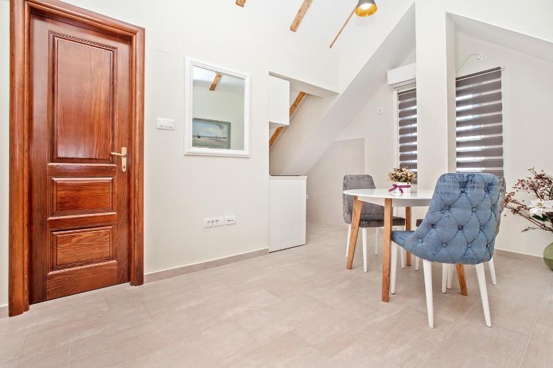 Superior Apartment image 3