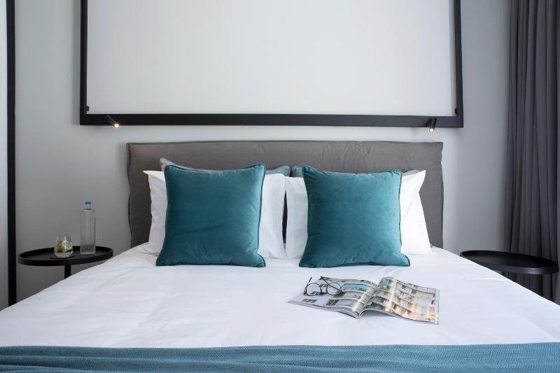 Small Double Room image 2
