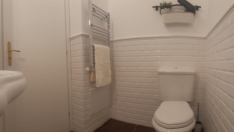 Apartment with Balcony image 3