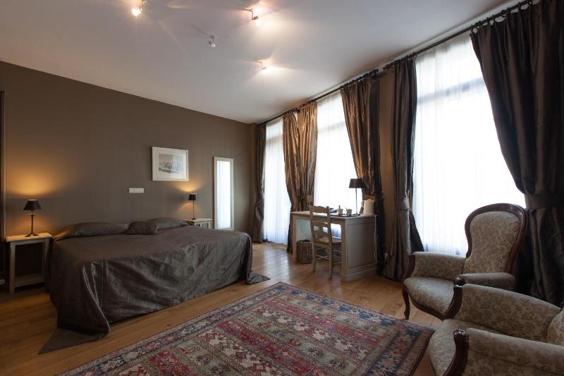 Double Room image 2
