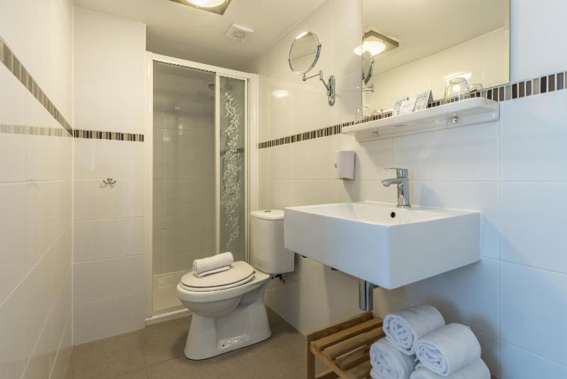 Double Room with Canal View image 2