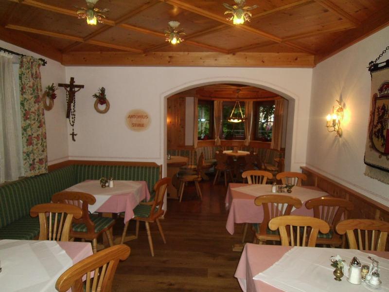 Single Room with Garden View image 2