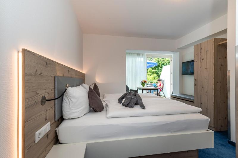 Double Room image 1
