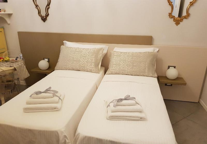 Triple Room with Private Bathroom image 2