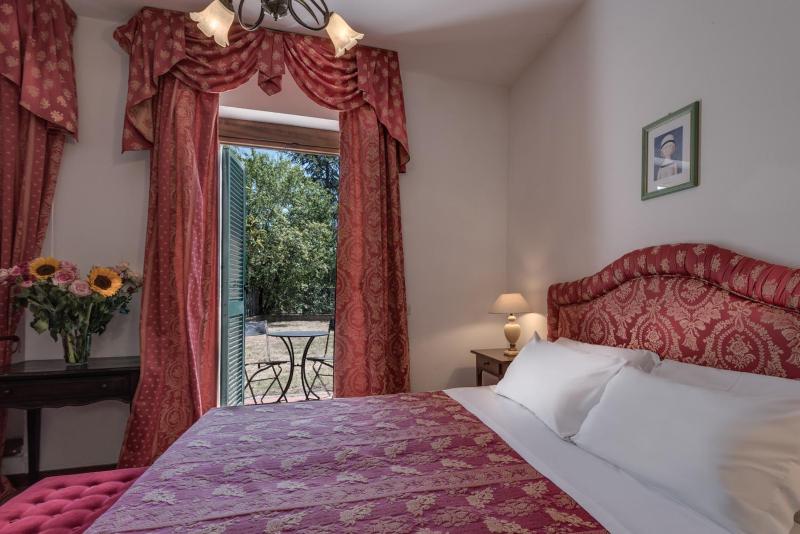 Double Room with Garden View image 1