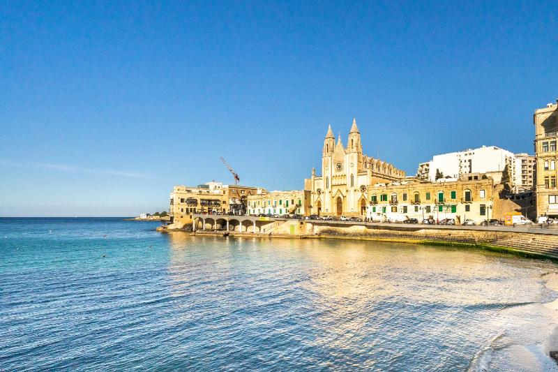 Amazing Art Deco Villa 150m to sea with Daily Housekeeping - image 11